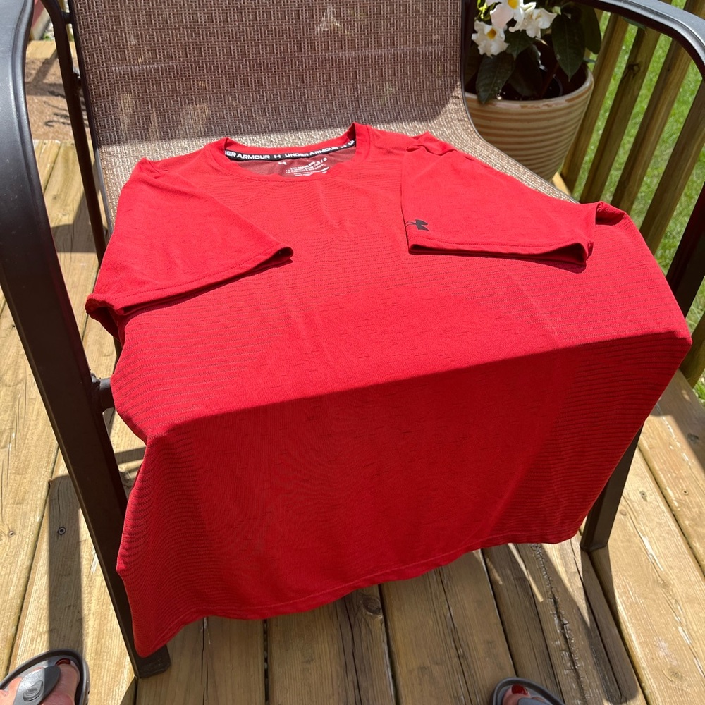 Under Armour men’s tshirt